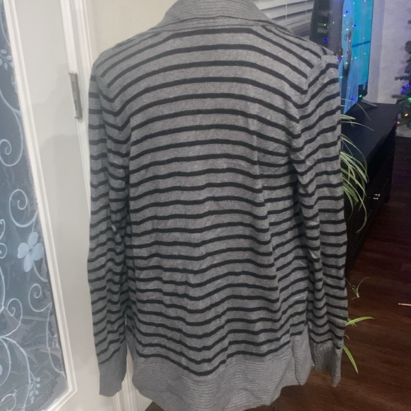 Ann Taylor  cardigan - Picture 2 of 5